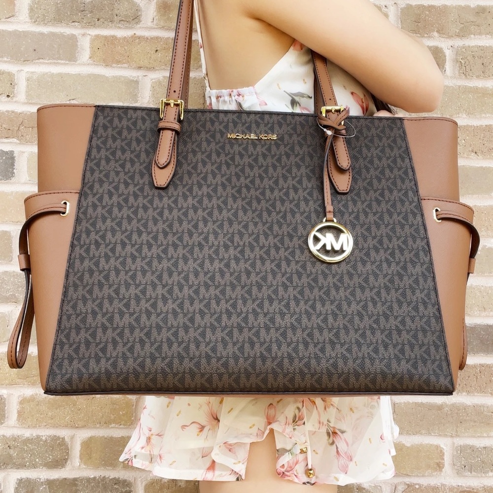 Gilly Large Jet Set Travel Drawstring Tote Brown MK Signature